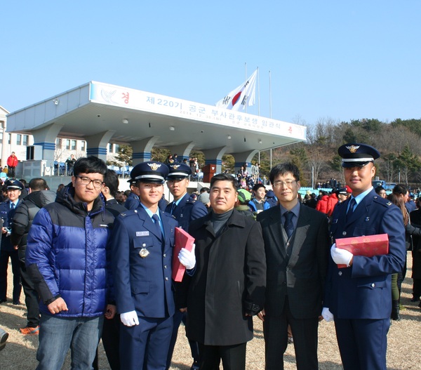 공군220기_김대환_김종석임관3.jpg