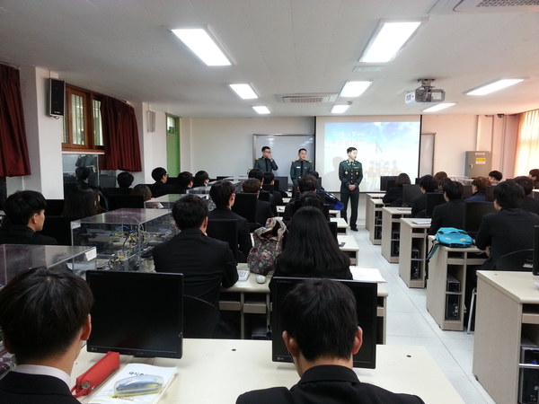 2015_3사51기선배홍보장면.jpg