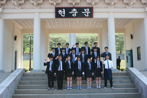 현충문기념촬영.JPG